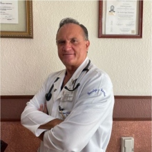 Dr. Carlos López Castañares