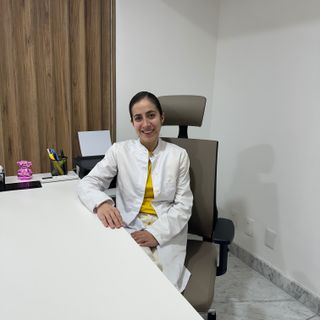 Dr. Kelly Milla Hernández