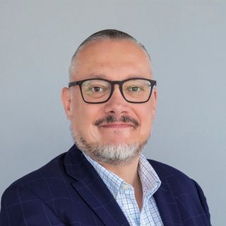 Dr. Carlos Cano Ramírez