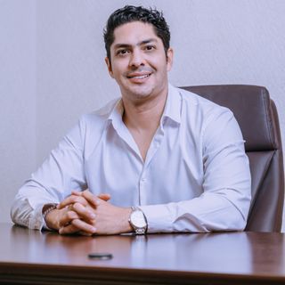 Dr. Josué David Arellano Gurrola