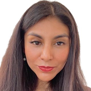 Dr. Rachel Arelhi Agüero Linares