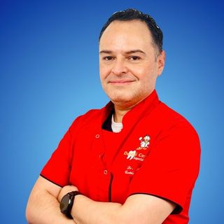 Dr. Daniel Cortés Medina