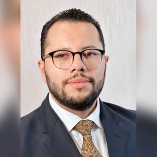 Dr. Efraín Martínez Ortiz