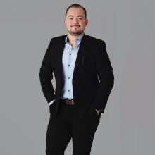 Dr. Victor Armando Estrada Llamas
