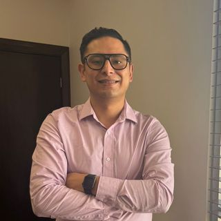 Dr. Carlos Martin Esquivel Villalobos