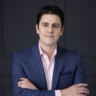 Dr. Victor González Uribe