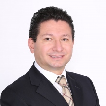 Dr. Mauricio González Balut