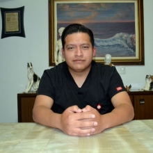 Dr. Carlos Vázquez Salinas