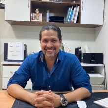 Dr. Renato Edgardo Menéndez Flores