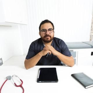 Dr. Daniel Eduardo Vásquez Vázquez