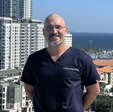 Dr. Bernardo Russek Portales