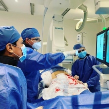Dr. Alberto Carlos Robles Solís