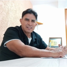 Dr. Juan Briones López