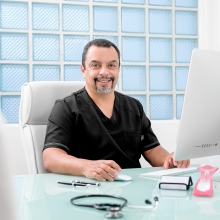 Dr. Armando Cinta Luna