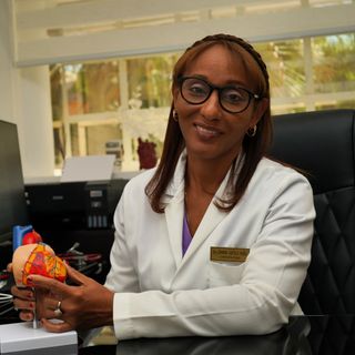 Dr. Johanna Castillo Nuñez
