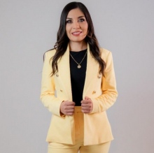 Dr. Dennis Lorena Martínez Bejarano