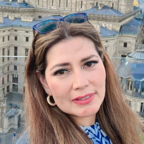 Dr. Lucía Trinidad Sol