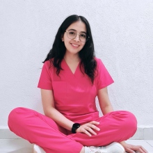 Dr. Larissa Alejandra Urtusuaztegui Pereda