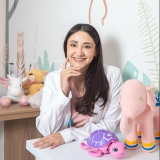 Dr. Andrea Edith Flores Nava