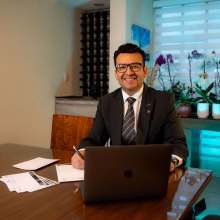 Dr. Víctor Tavira Nava