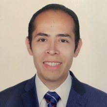 Dr. Eduardo González Flores