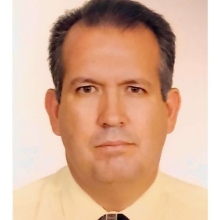 Dr. Roberto López Calderón